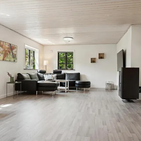 Awesome In With Kitchen Holiday home